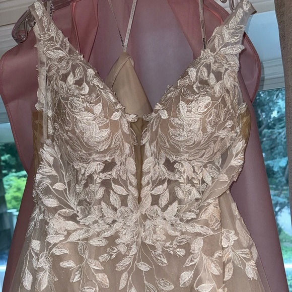 NWT Essense of Australia Wedding Dress - Picture 8 of 10